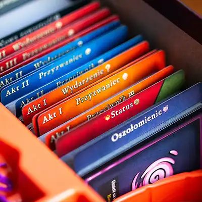 Slay The Spire organizator na znaczniki